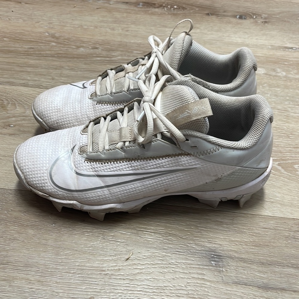 Nike football cleats - men’s 7